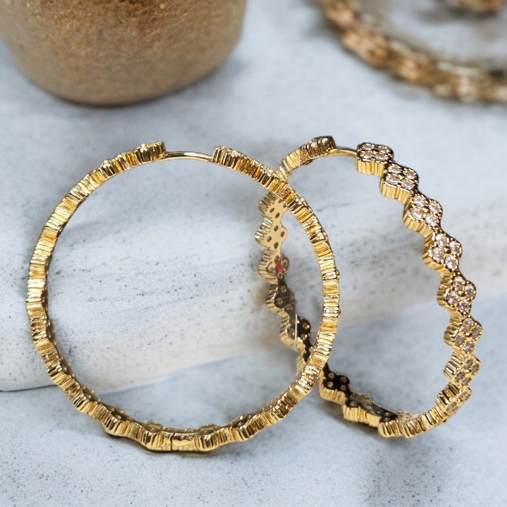 18k Gold Plated Clover Zircon Crystal Hoop Earrings - Picture 2 of 4